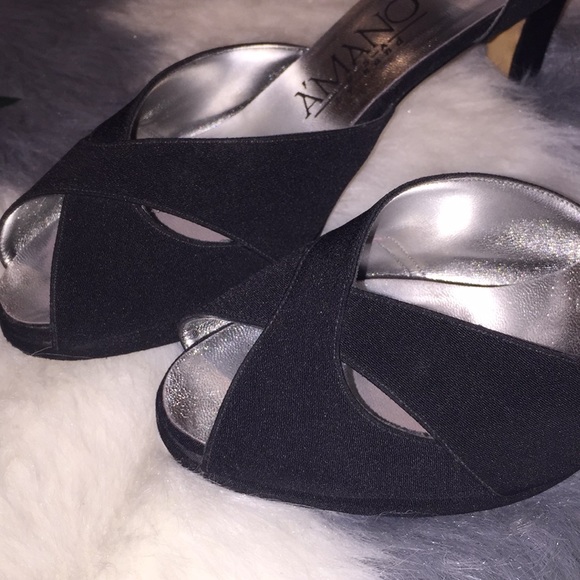 Ankle strap heels - Picture 4 of 8